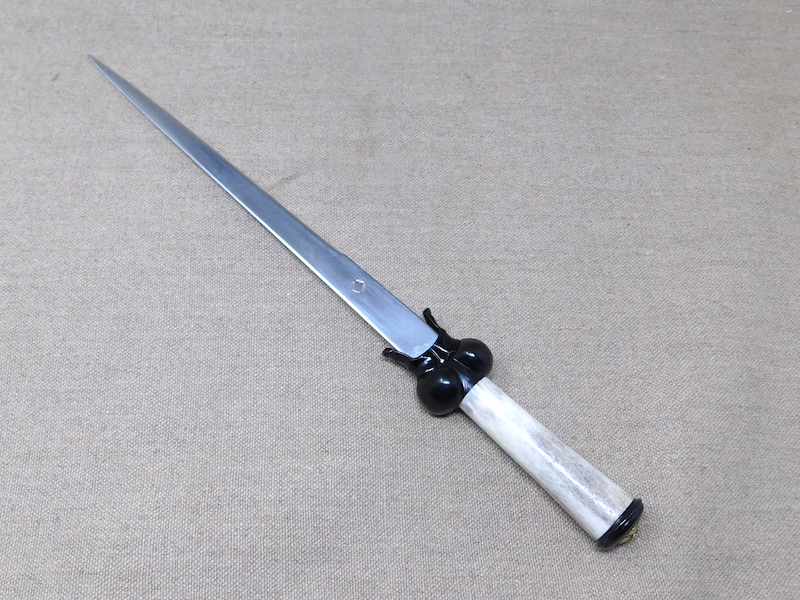 15thC black white bollck dagger 4MA.JPG