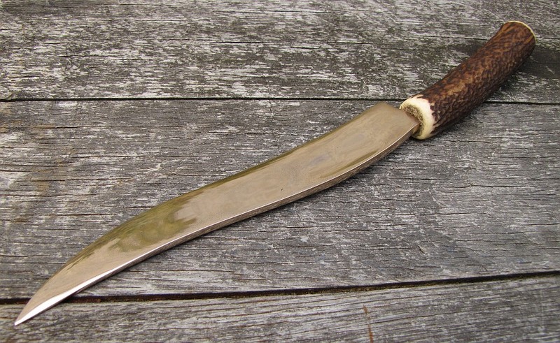 Bronze knife 02.jpg