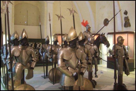 Malta knights armours.jpg