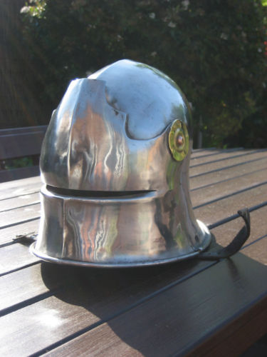 Plessis Armouries sallet front side.jpg