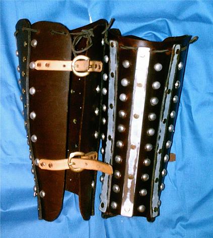 Studded and Splinted Leather Greaves.JPG