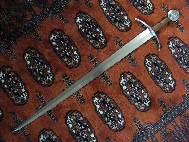 Swords sale 2013 type18 002 (Medium).jpg