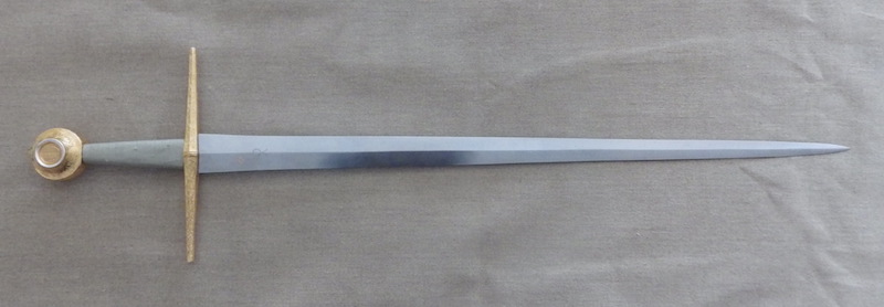 www.todsstuff.co.uk battle abbey sword1.JPG