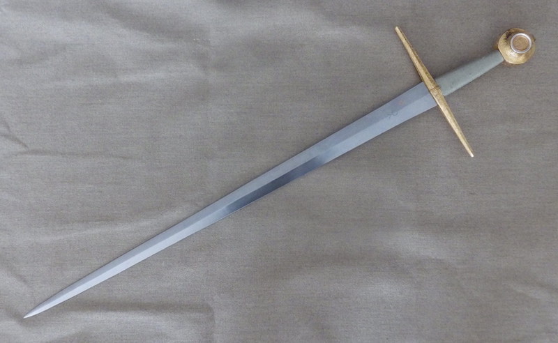 www.todsstuff.co.uk battle abbey sword9.JPG